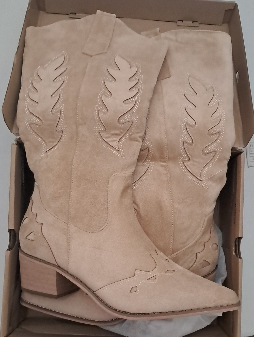 Women’s Size 8.5 Apricot Suede Western Mid-Calf Heeled Boots